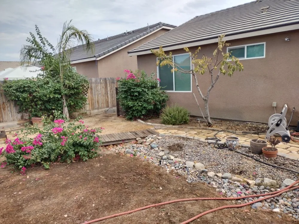 Reliable yard cleanup service in Hanford, CA by Reyes landscaping