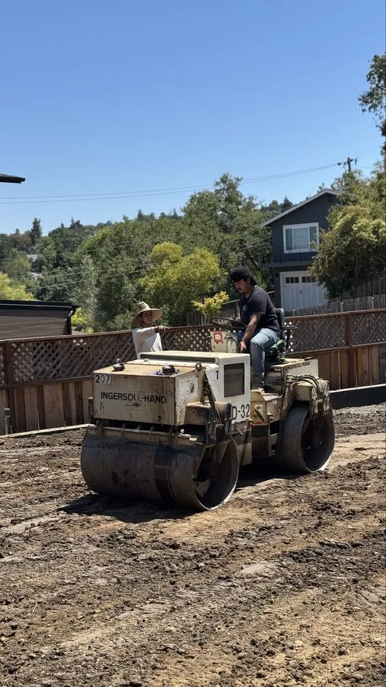 Reliable lawn care service experts serving Redwood City, CA - Reyes Landscaping