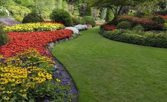 Reyes Landscaping Services Logo