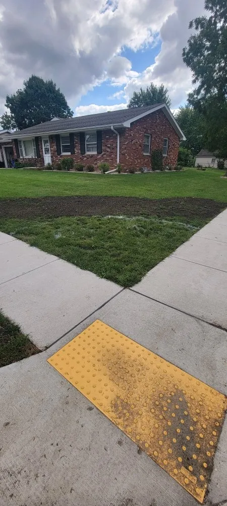 Reliable yard maintenance in White Rock Township, IL by Reyes Landscaping