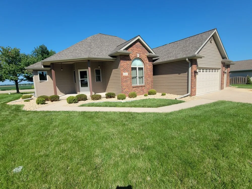 Trusted lawn mowing service in White Rock Township, IL by Reyes Landscaping