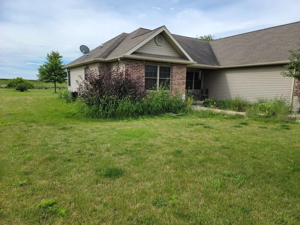 Reliable garden landscaping in White Rock Township, IL - Reyes Landscaping