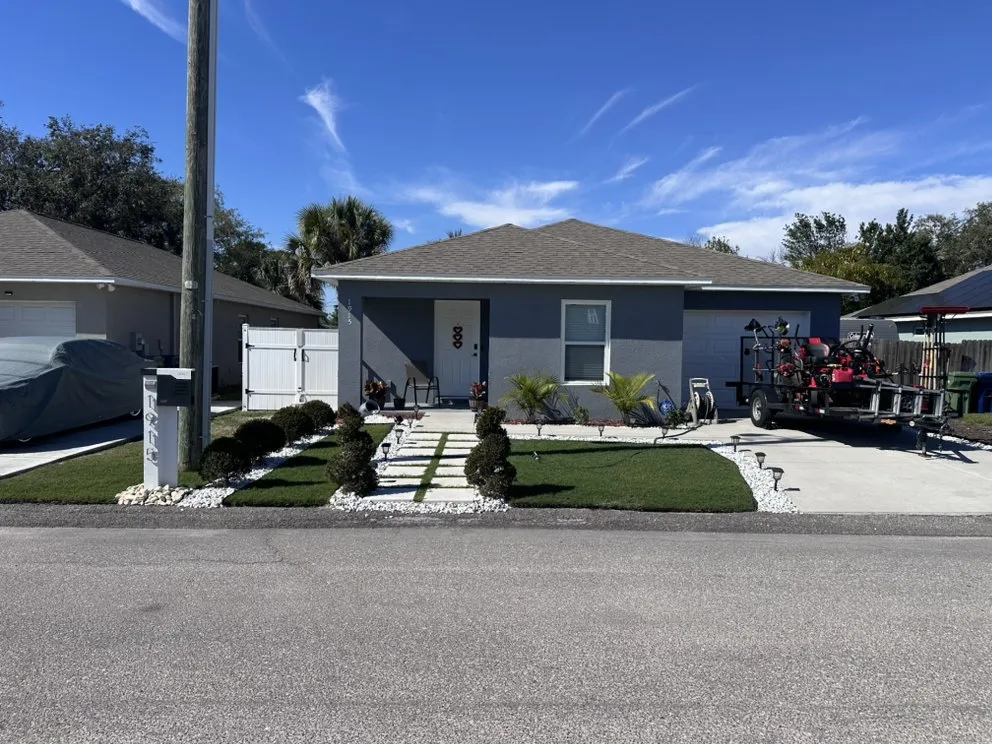 Local lawn care service experts serving Winter Haven, FL - Reyes Lanscaping
