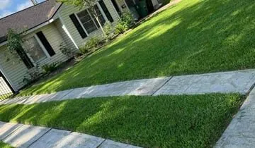 Custom yard cleanup service with custom design across Winter Haven, FL - Reyes Lanscaping