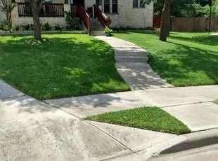 Trusted lawn care service experts serving Winter Haven, FL - Reyes Lanscaping