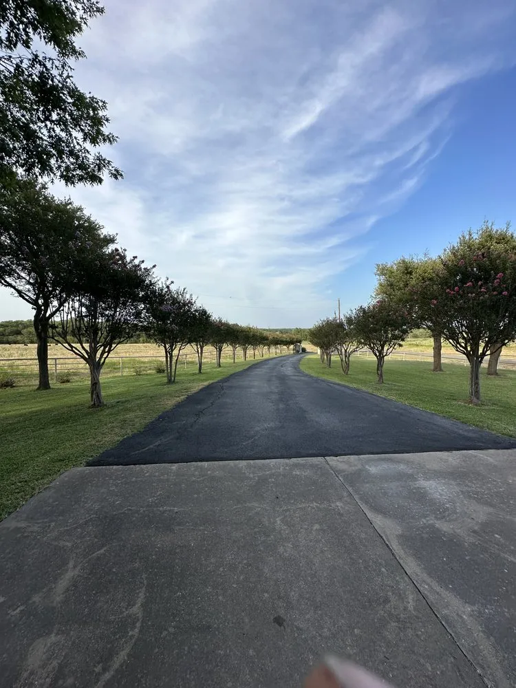 Reliable landscape design for year-round maintenance in Dawson, TX by Reyes Lawn an Tree Service