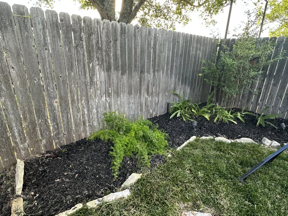 Professional lawn care service in Dawson, TX by Reyes Lawn an Tree Service