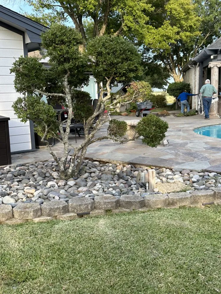 Top-rated outdoor landscaping in Dawson, TX - Reyes Lawn an Tree Service