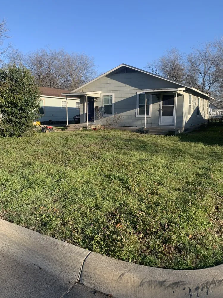 Reliable landscaping services in Fort Worth, TX by Reyes Lawn Care