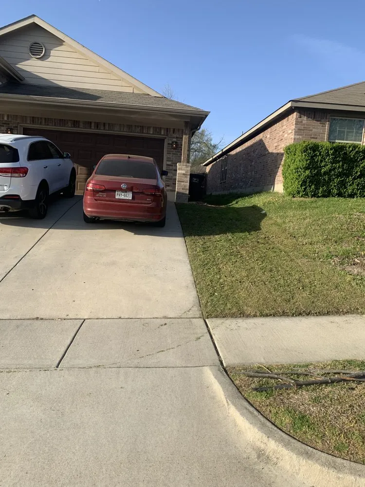 Expert yard maintenance in Fort Worth, TX by Reyes Lawn Care
