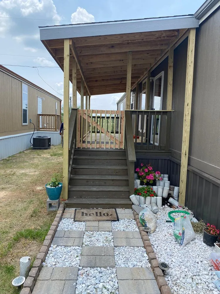 Affordable yard maintenance near you in Hempstead, TX by Reyes Lawn Care