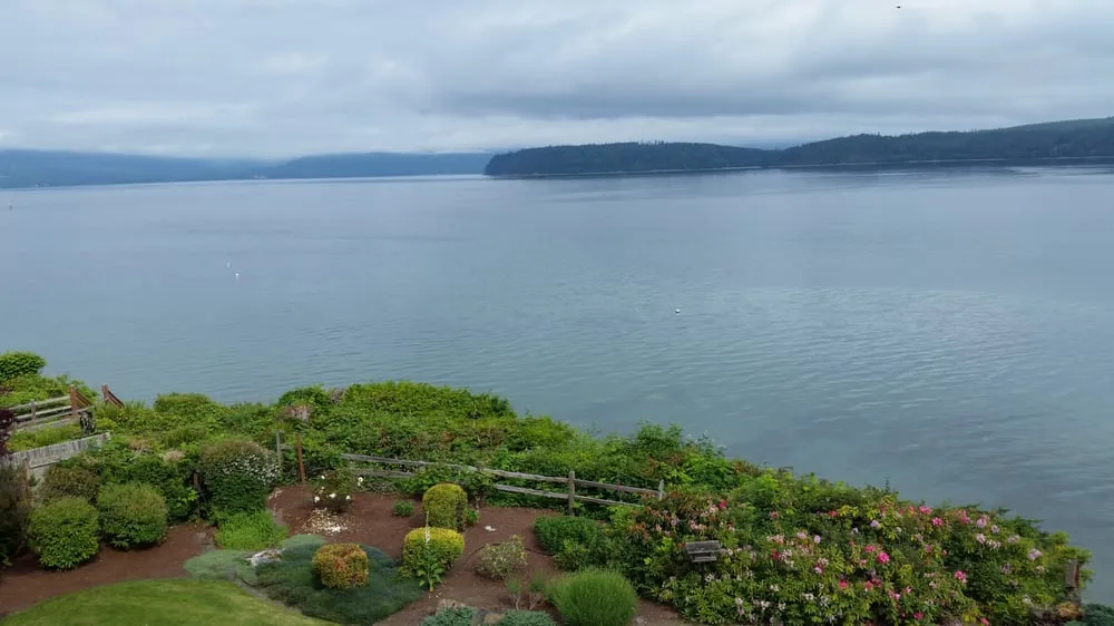 Reliable outdoor landscaping experts serving Bremerton, WA - Reyes Lawn Service