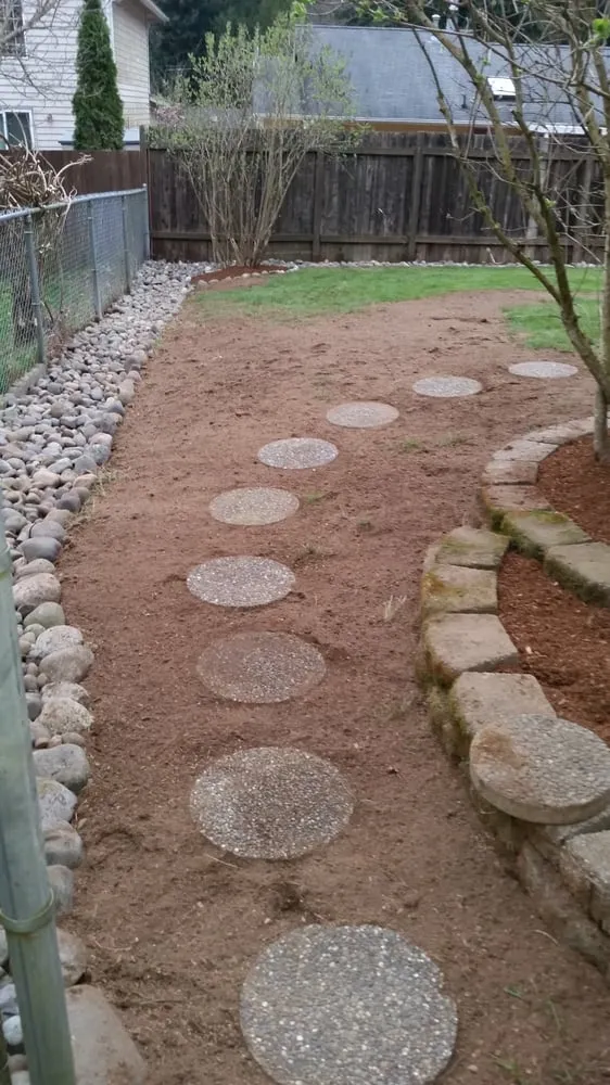 Professional yard maintenance with custom design in Bremerton, WA by Reyes Lawn Service
