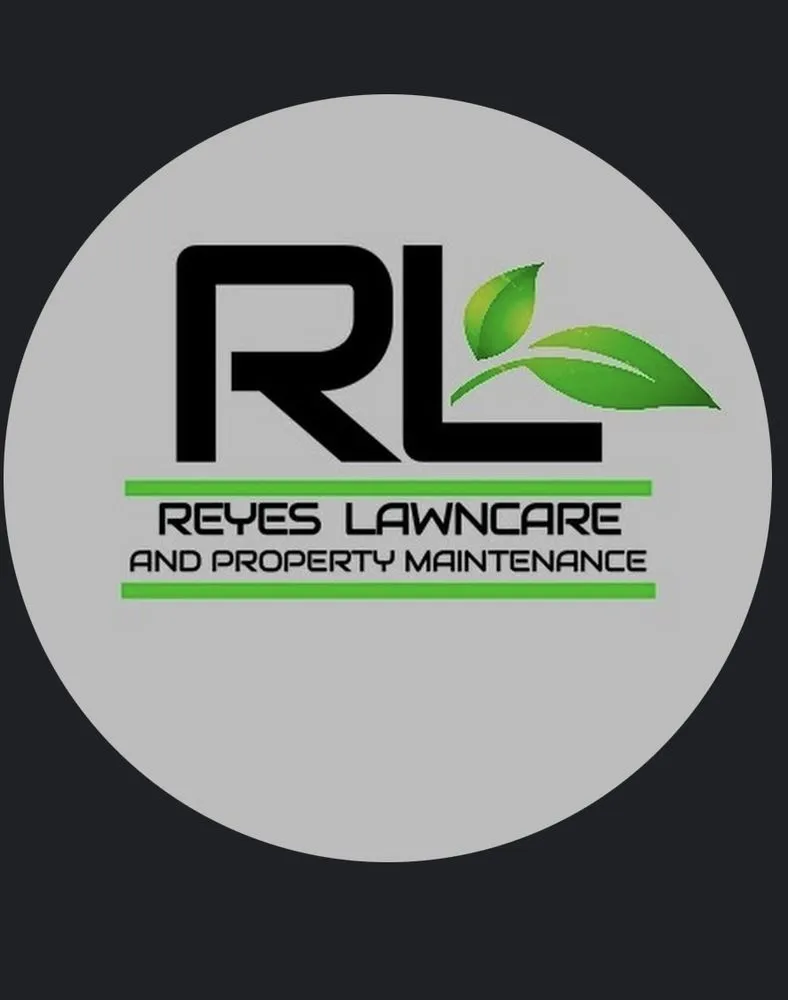 Professional yard maintenance in Moore, OK - Reyes Lawncare