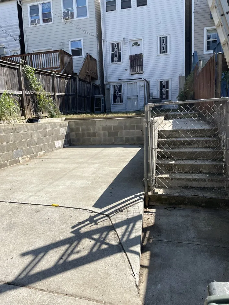 Local lawn mowing service for year-round maintenance across Washington DC, DC - Reyes Solutions