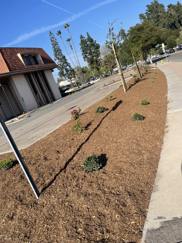 Custom residential landscaping experts serving La Habra, CA - Reynaldo Landscape Inc.