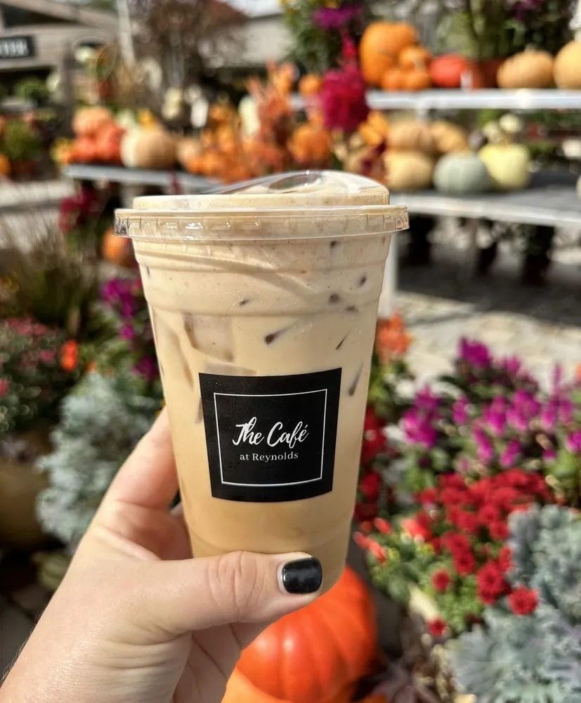 Expert lawn mowing service in Manahawkin, NJ - Reynolds Garden Shop