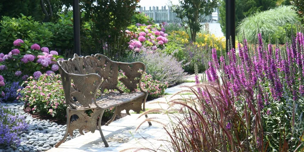 Top-rated yard cleanup service in Manahawkin, NJ by Reynolds Garden Shop