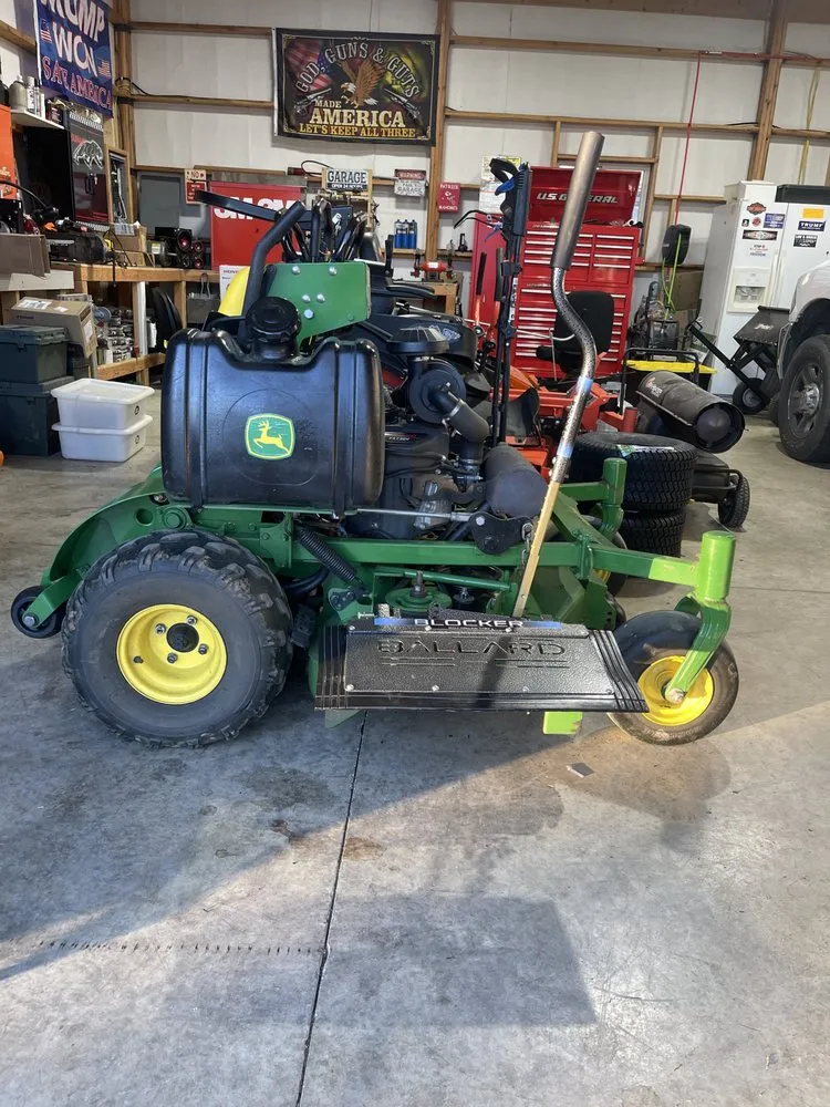 Custom lawn care service experts serving Tonganoxie, KS - Reynolds Lawn & Landscape