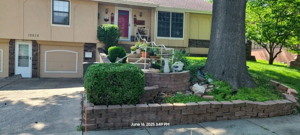 Expert lawn care service in Grandview, MO by Reynolds Lawn Care