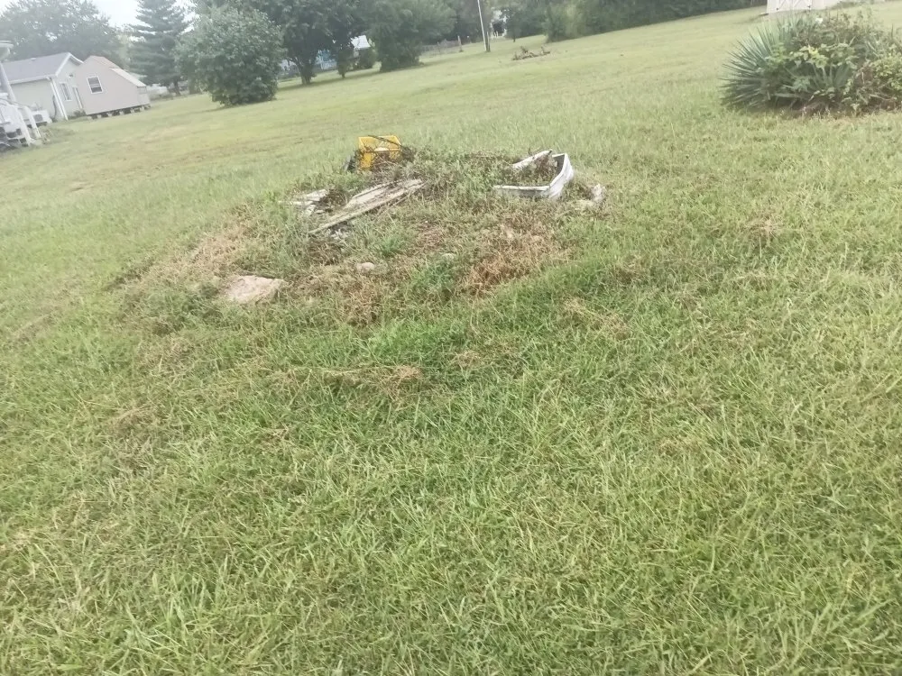 Affordable lawn mowing service in Saint Joseph, MO - Reynolds Lawn Service