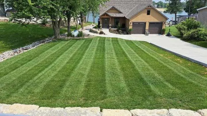 Top-rated residential landscaping in Cameron, MO by Reynolds Works