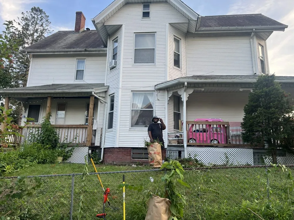 Top-rated lawn care service in Holyoke, MA - Reynoso's Exterior's