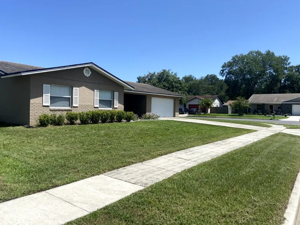 Local outdoor landscaping in Lake Mary, FL - Rey’s Pro Lawn Care