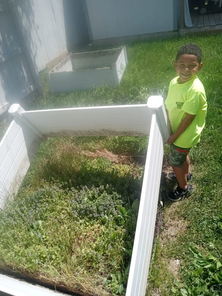 Custom yard maintenance in Richmond, IN by Rezzurected Pastures