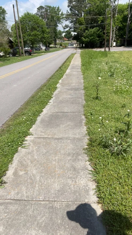 Trusted yard maintenance experts serving Crossville, AL - RF Lawn Care