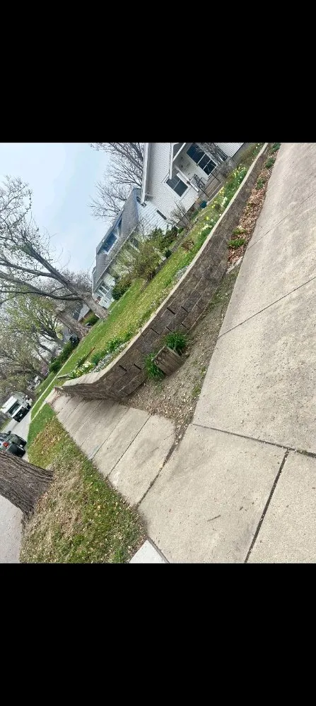 Reliable landscape design near you in Des Moines, IA by RF Outdoor Services