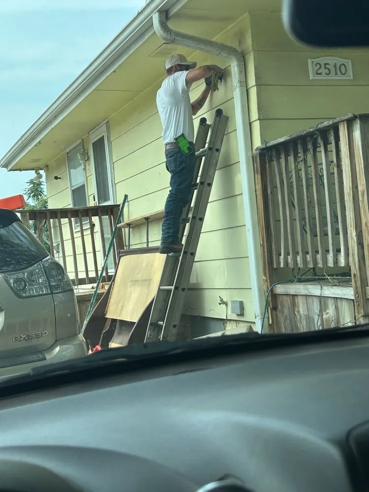 Trusted yard cleanup service in Des Moines, IA by RF Outdoor Services