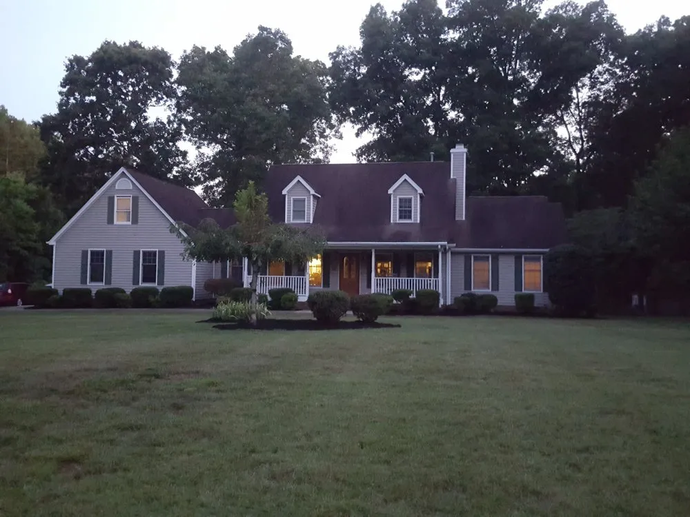 Top-rated yard cleanup service in Burlington, NC by RFLO Lawn Care Services