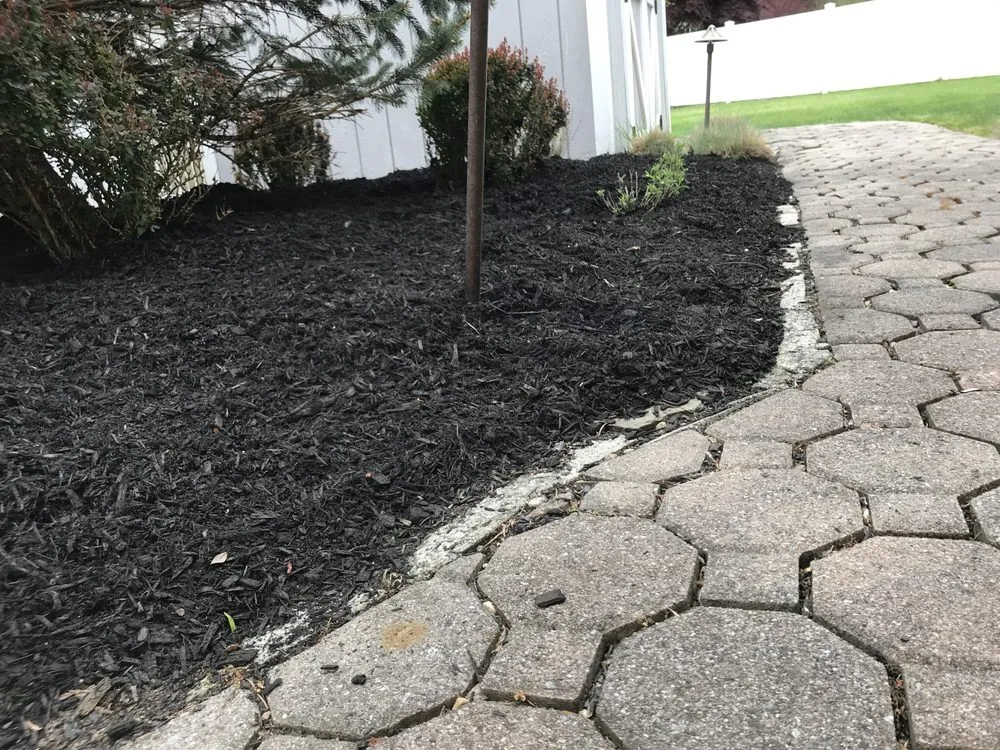 Expert yard maintenance in Pequannock Township, NJ by RFW Services