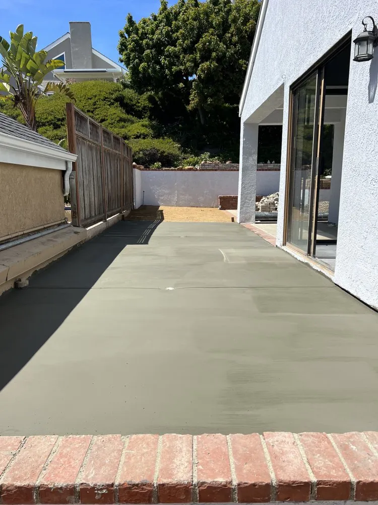 Reliable lawn mowing service in Costa Mesa, CA by RG Landscape