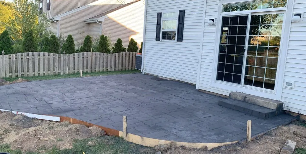 Top-rated yard cleanup service in Mundelein, IL - RG Landscaping & Construction