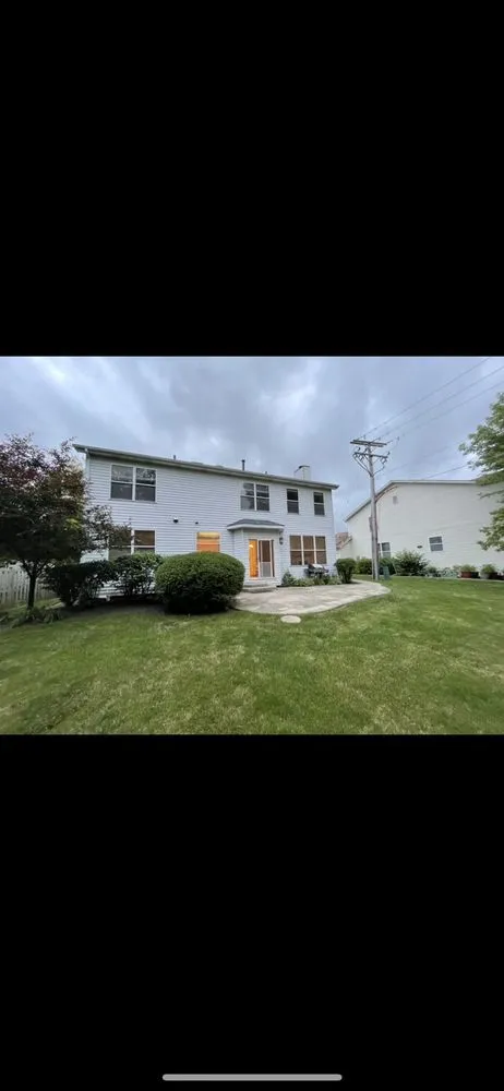 Top-rated lawn mowing service experts serving Mundelein, IL - RG Landscaping & Construction