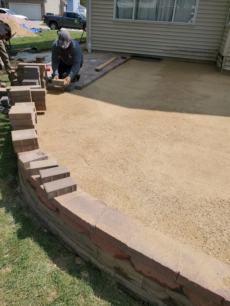 Reliable lawn care service in Des Plaines, IL by RG Landscaping & Patios Services