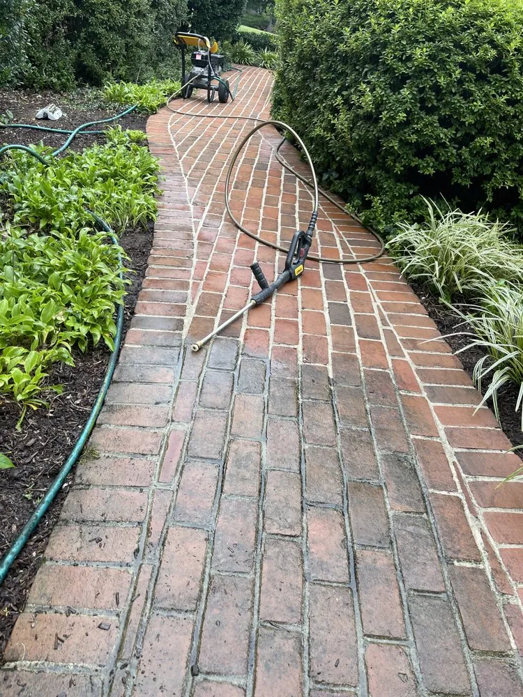 Reliable lawn mowing service in Woodbridge, VA by RG Landscaping