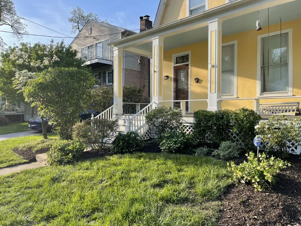 Top-rated garden landscaping in Woodbridge, VA by RG Landscaping