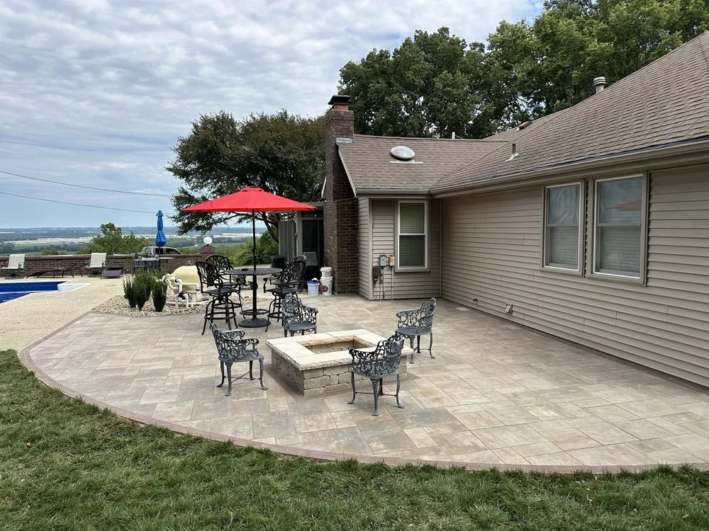 Top-rated residential landscaping experts serving Kansas City, KS - R&G Lawn & Landscape