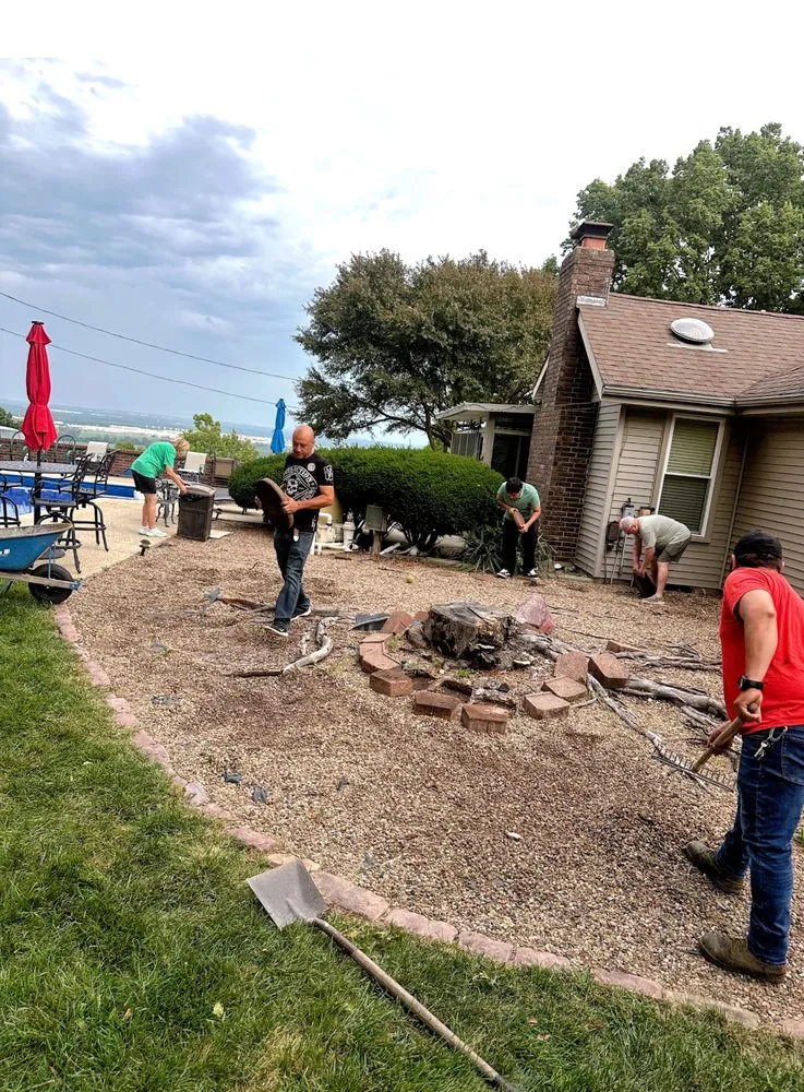 Affordable lawn care service in Kansas City, KS by R&G Lawn & Landscape