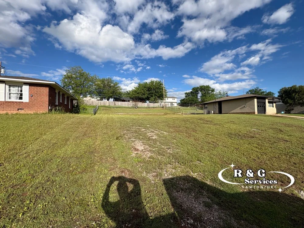 Affordable lawn care service for beautiful yards in Lawton, OK by R&G