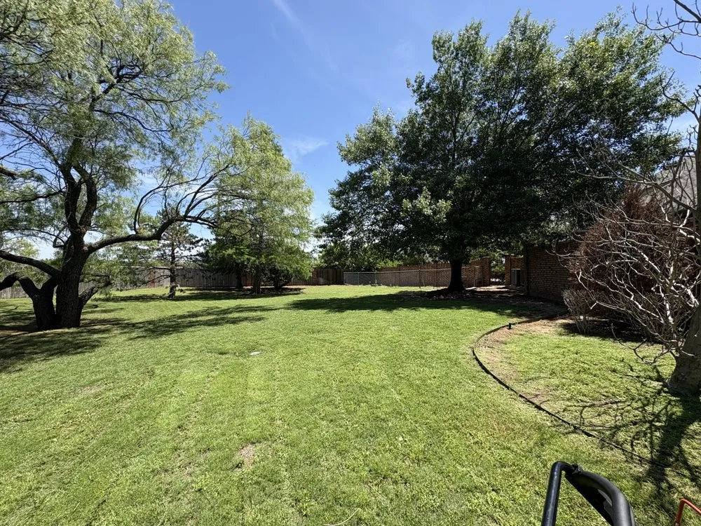 Top-rated lawn care service in Lawton, OK by R&G