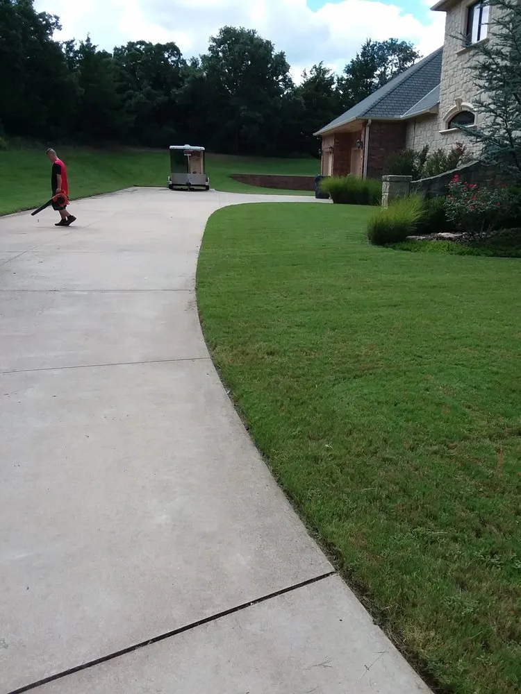 Professional garden landscaping experts serving Stillwater, OK - RGC Tree Lawn and Landscaping