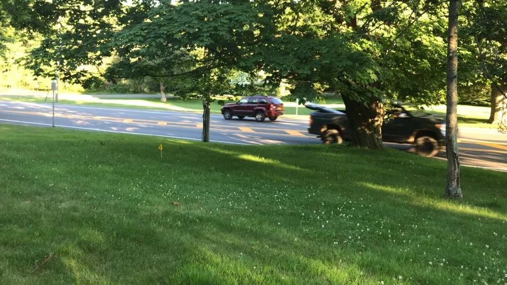 Affordable outdoor landscaping in East Hampton, NY - RGR GARDEN SERVICES.