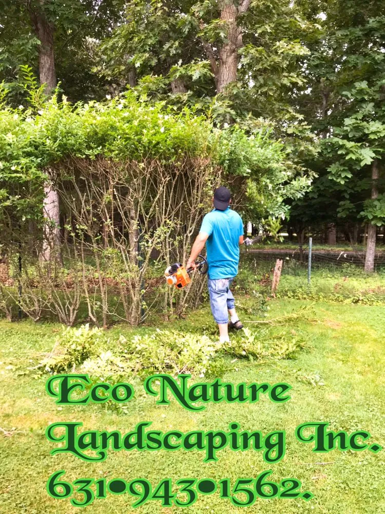 Expert lawn mowing service experts serving East Hampton, NY - RGR GARDEN SERVICES.