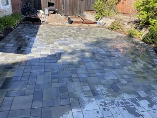 RGreen landscaping Logo