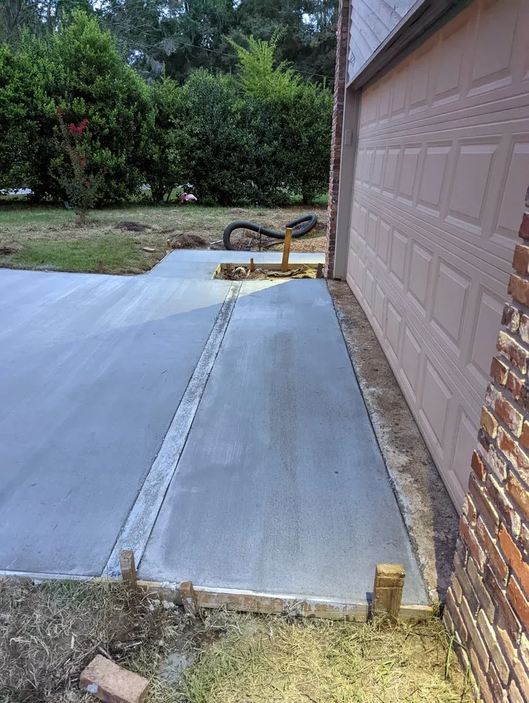 Affordable garden landscaping with custom design across Tallahassee, FL - RH Enterprises of North Florida