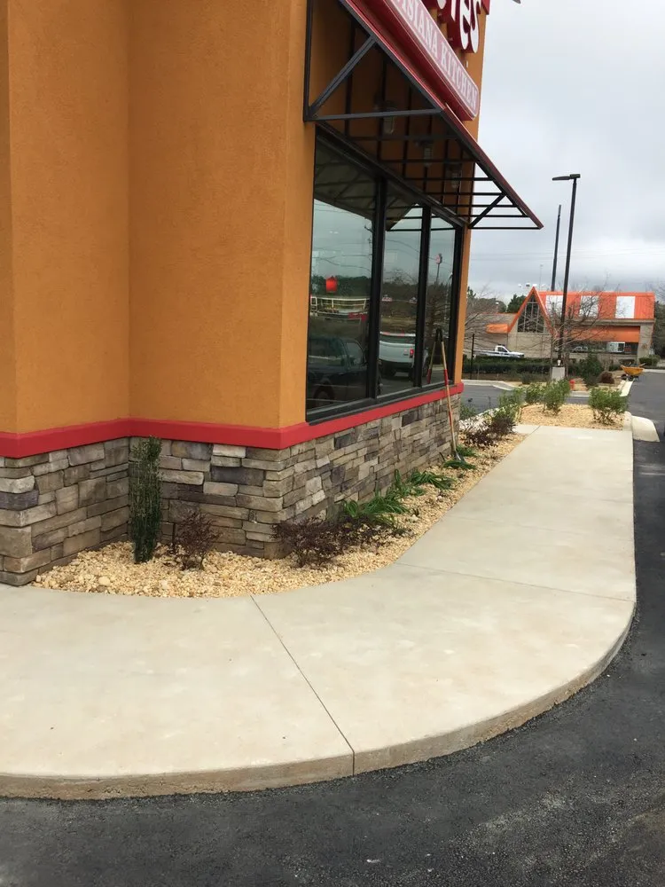 Local outdoor landscaping experts serving Tallahassee, FL - RH Enterprises of North Florida